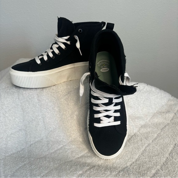 Dr. Scholl's Other - Dr. Scholl’s BLK Platform Hightop Sneaker comfort and fashionable!